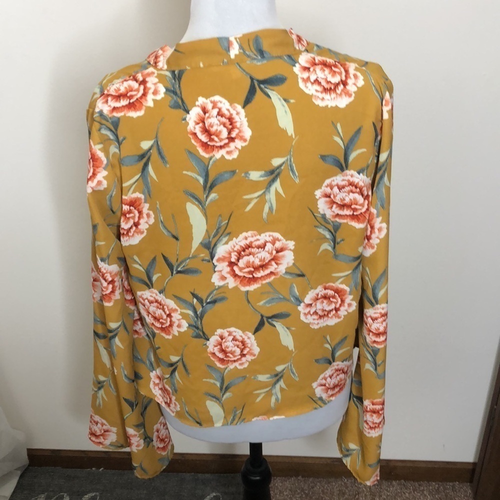 Bleuh ciel women’s yellow/ gold floral tie front blouse - Picture 6 of 7